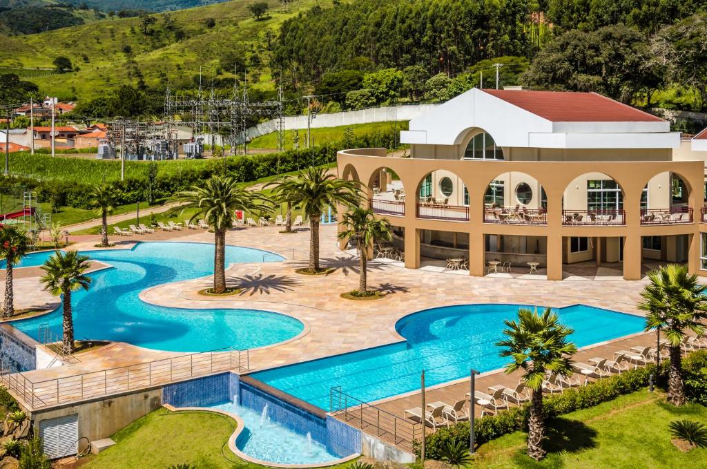 Hotéis e resortes luxuosos com pistas de boliche em suas áreas de lazer. Um ótima opção para as férias. 