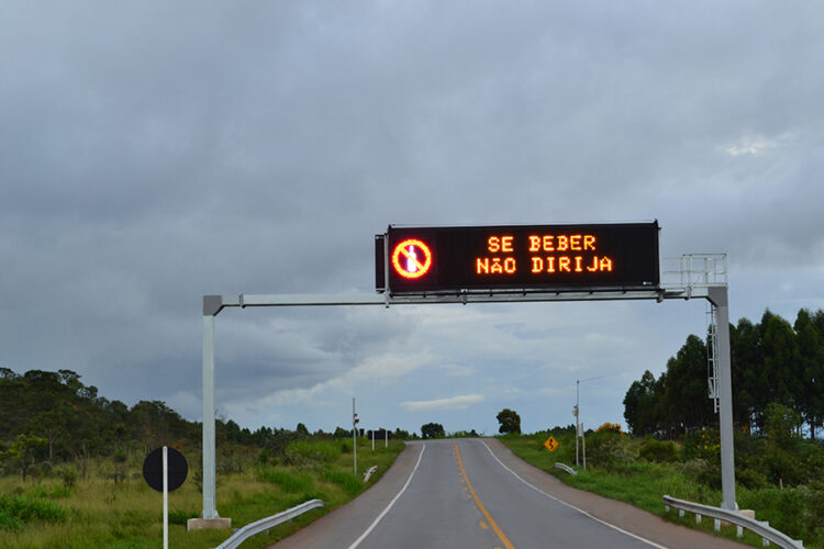 Panneaux à Message Variable Imply assurent plus de sécurité sur les routes brésiliennes