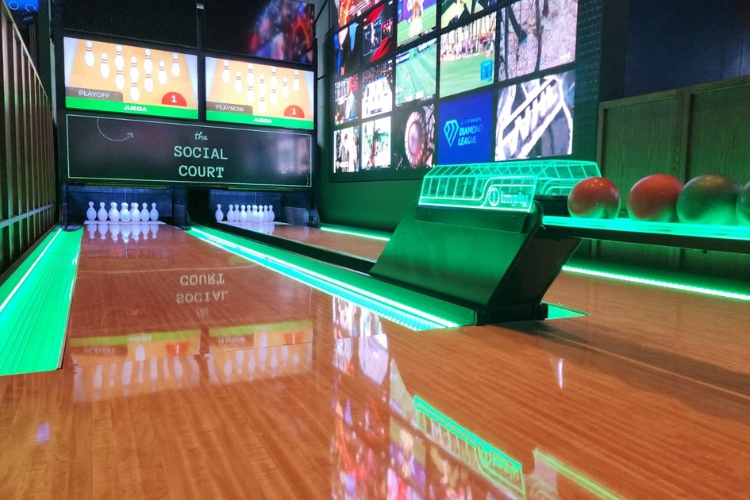 Playoff Sports Bar Mérida México Pistas de Mini Boliche Imply®