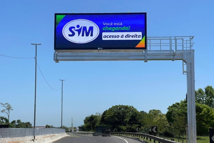 Rede de Postos SIM Painéis LED Full Color Imply®