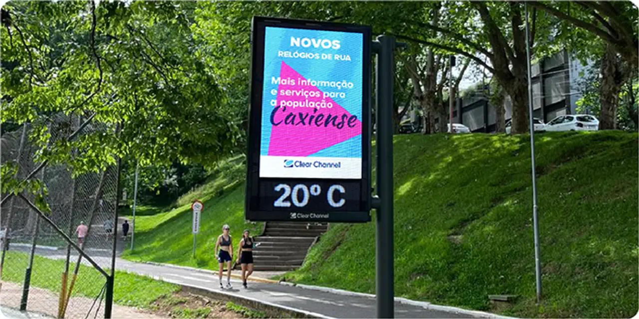 Relogio-Digital-LED-OOH-para-Mobiliario-Urbano-2