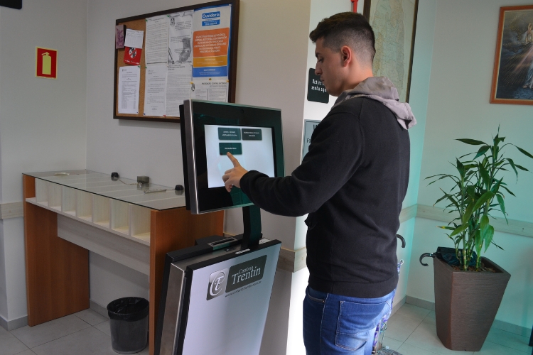 Totem de Autoatendimento Imply® evite filas