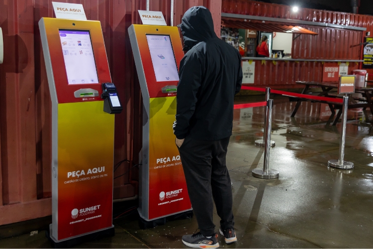 Totem de Autoatendimento Imply® evite filas