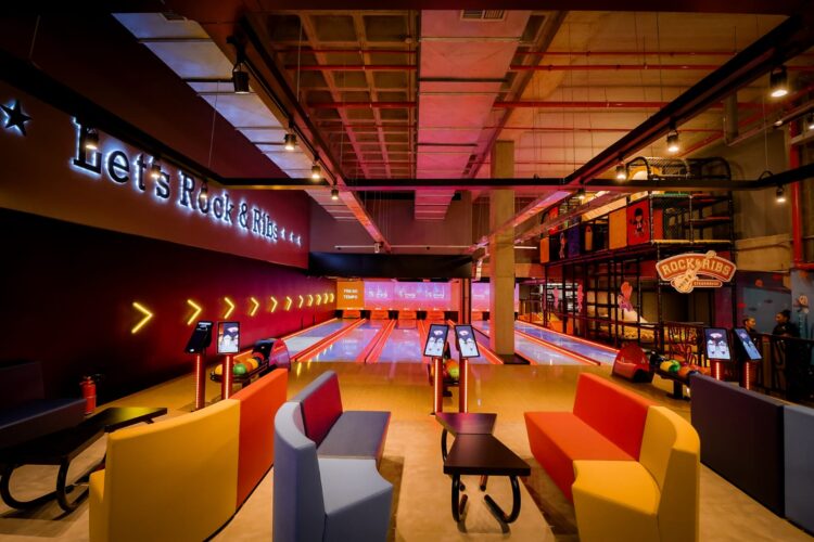 Rock & Ribs Trimais inaugura con 6 Pistas de Bowling Imply®