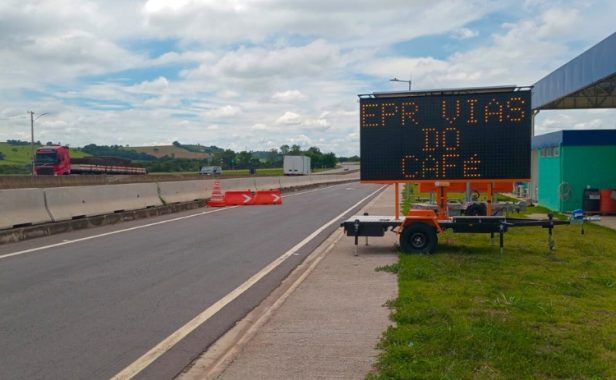 Grupo EPR Vias do Café Minas Gerais Painéis de Mensagem Variáveis Móveis Imply® (1) Grupo EPR Vias do Café Minas Gerais Painéis de Mensagem Variáveis Móveis Imply® (1)