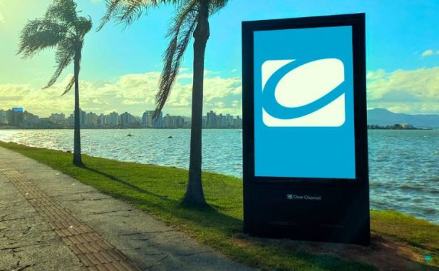 MUPI Clear Channel Florianópolis Imply® Mobiliário Urbano para Propaganda e Informação Clear Channel.