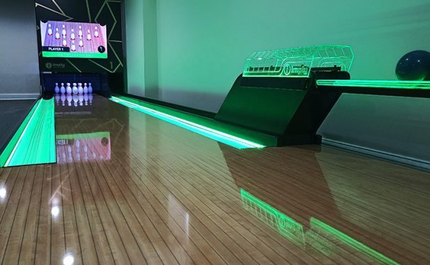 MiniBowling-MiniBoliche-New-Jersey-Colts-Neck-Estados-Unidos-Imply (1) MiniBowling Imply® instalado em residência, na cidade de Colts Neck, em New Jersey, Estados Unidos