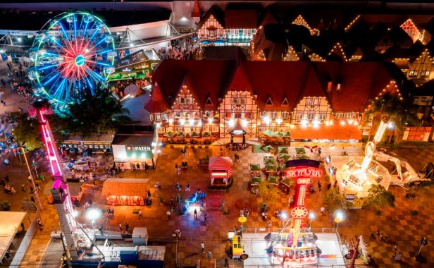 Inicia hoje a venda de ingressos para a Oktoberfest Blumenau 2024, por meio da ElevenTickets, da Imply®