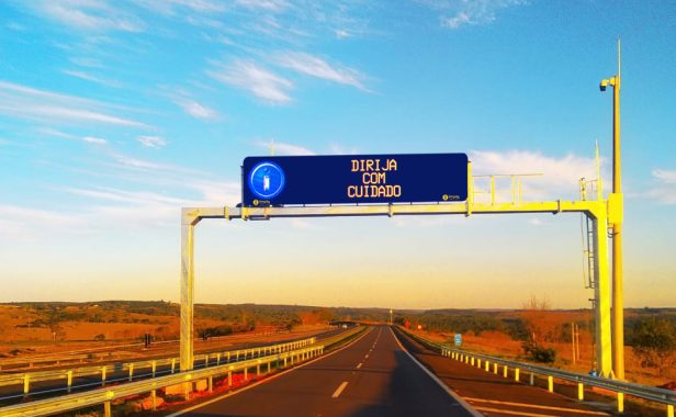PMVs FullColor Imply® PMVs FullColor Imply® desenvolvido para as rodovias paulistas