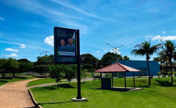 Relógio de Rua Imply® instalado na cidade de Bom Jardim do Goiás, pelo Sicoob Credi-Rural
