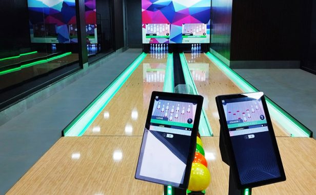 Duas pistas de boliche redenciais