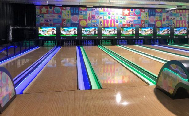 Childress, USA, has just won a great entertainment option: the newly opened Cr8ative Lanes bowling center has arrived with 8 modern Imply® Bowling Alleys!