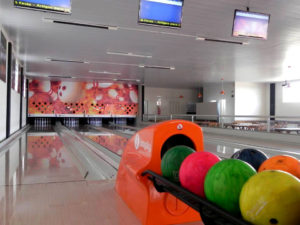 Mega Bowling Bar s`ouvre avec 4 pistes officielles