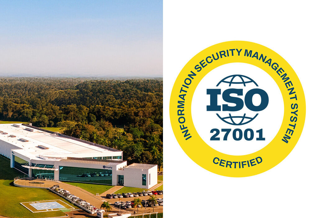 Prédio com selo de certificação ISO 27001