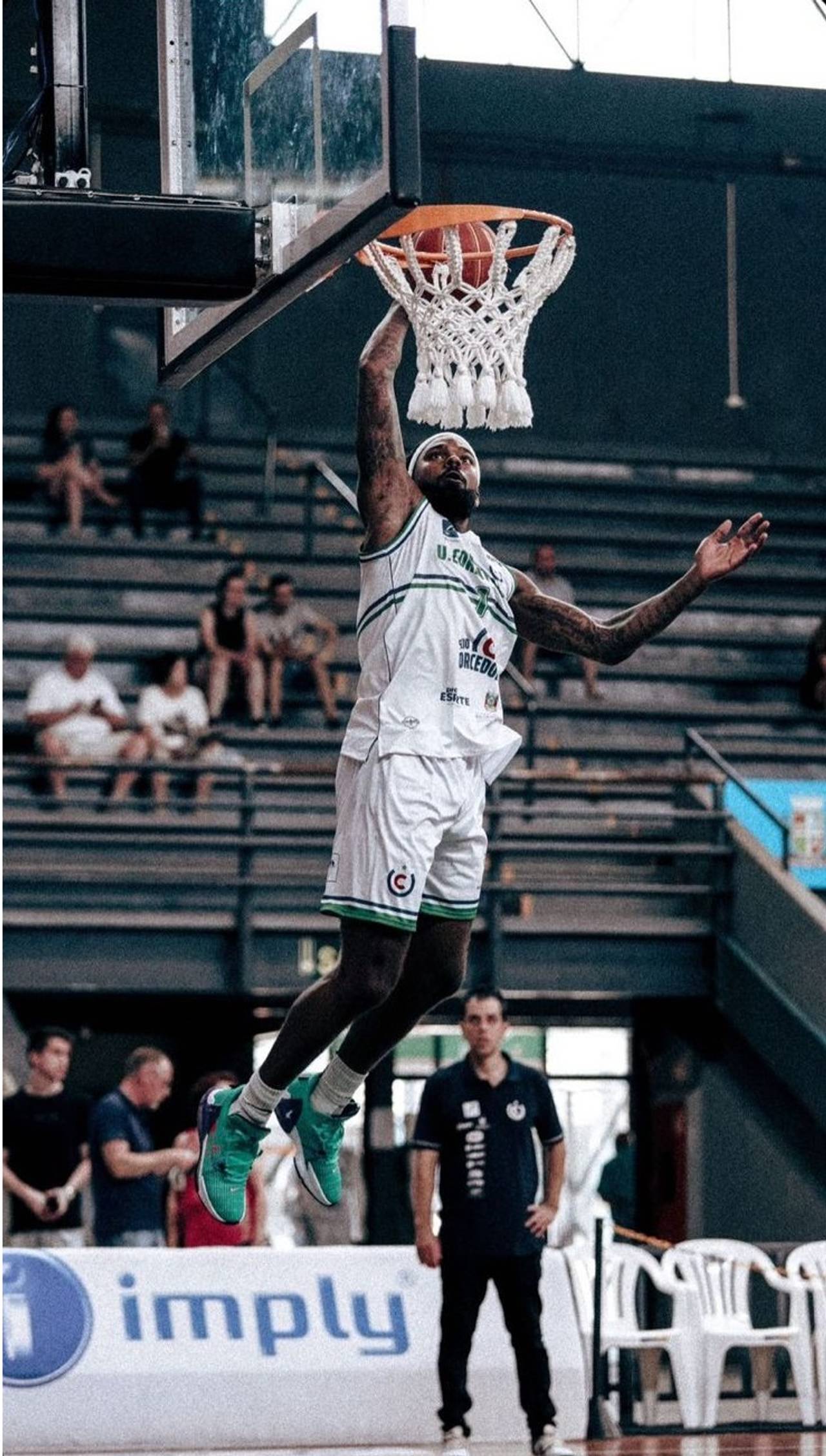 Convite do basquetebol da foto do tempo do jogo